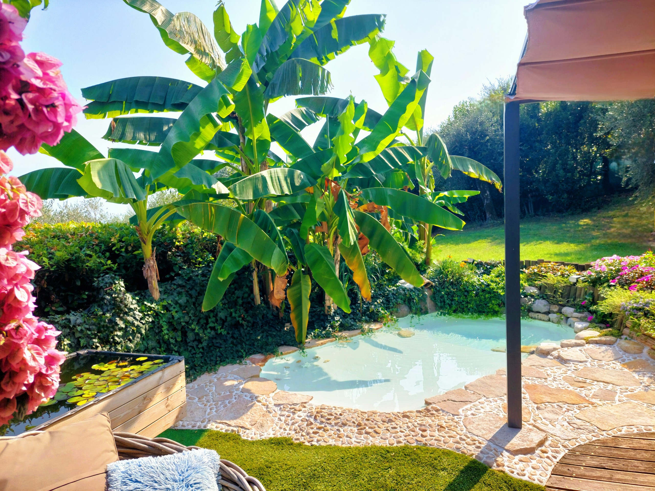 tourist rental villa on Gargnano Garda Lake with garden, barbecue, free parking, lake view
